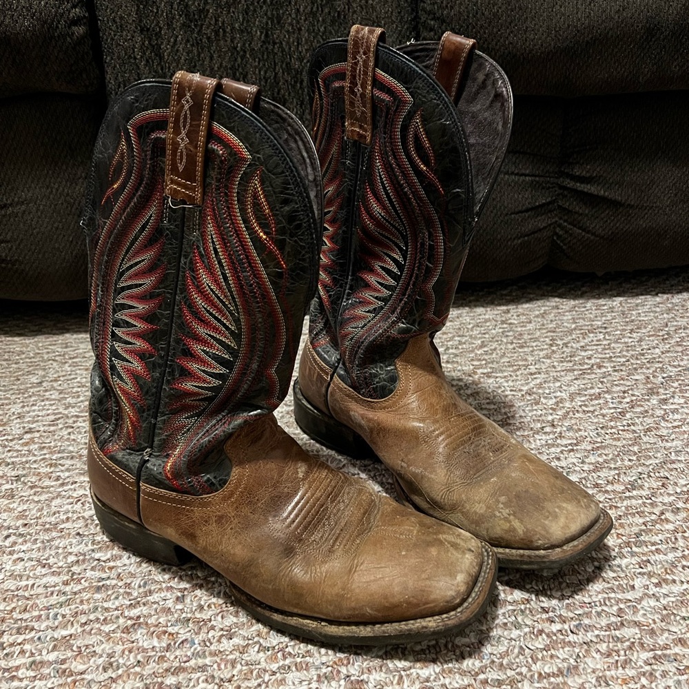 USED Ariat Boots